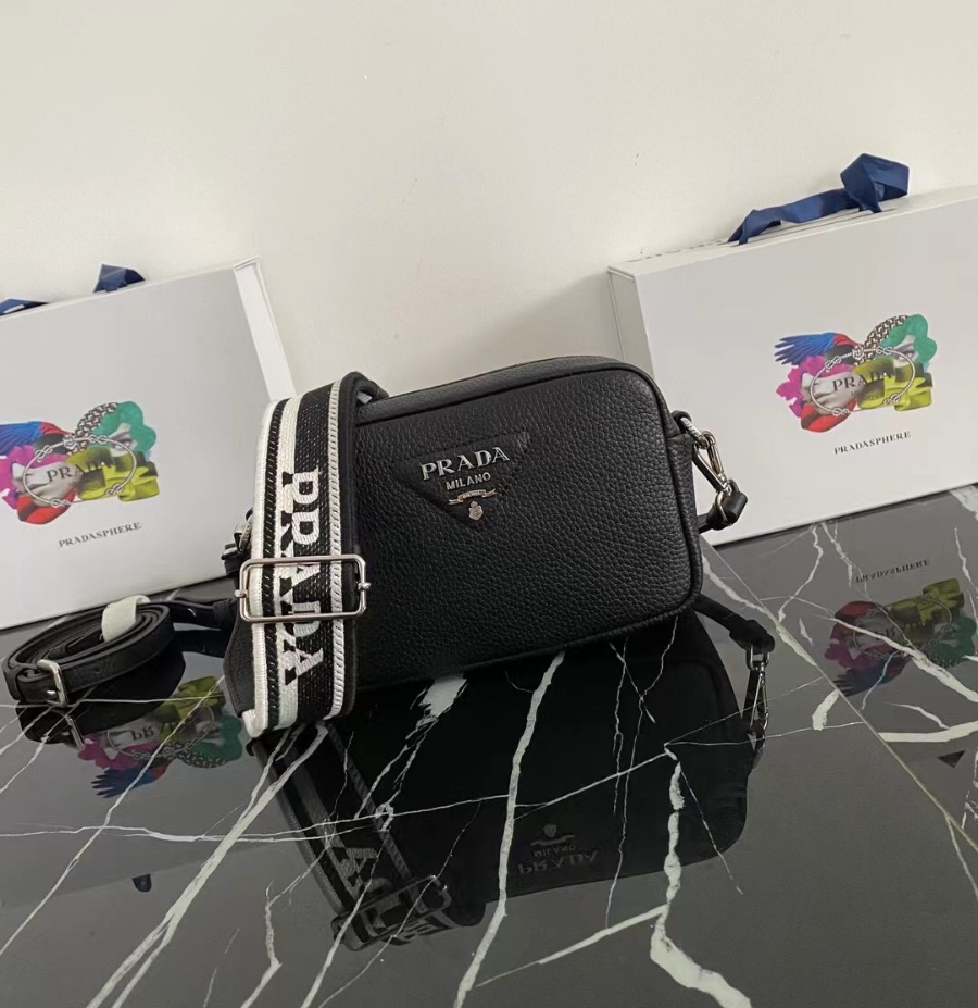 프라다 비텔로다이노카메라백1.jpg