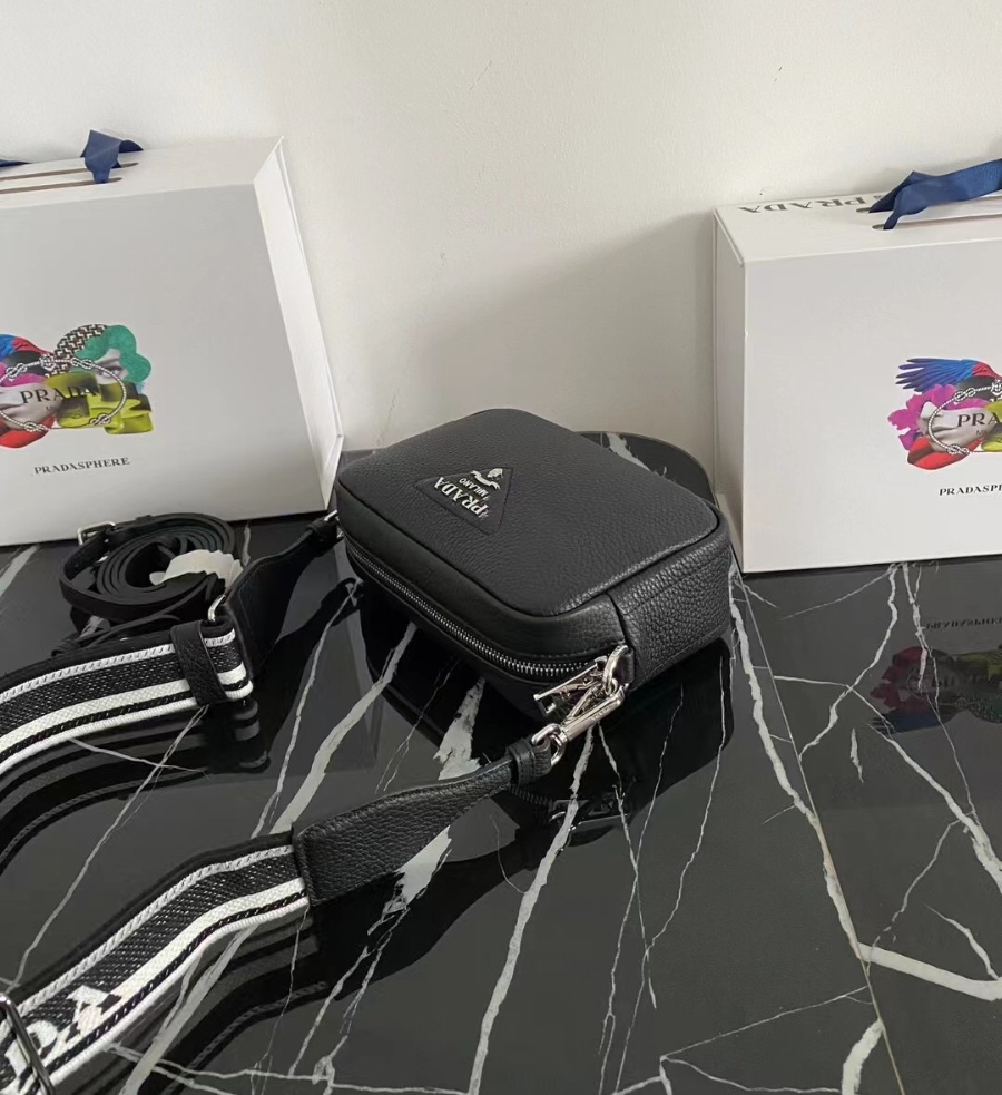 프라다 비텔로다이노카메라백5.jpg