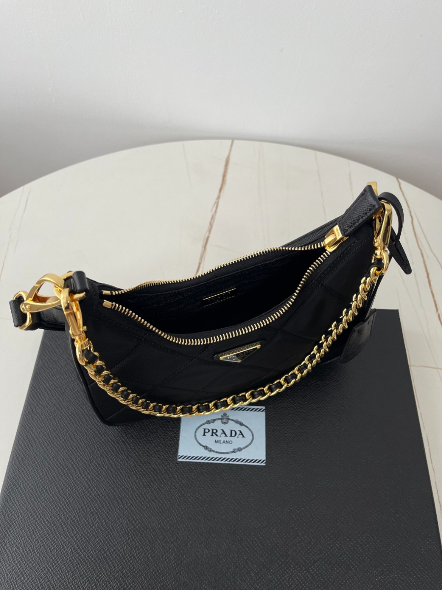 프라다 퀼팅체인호보백5.jpg