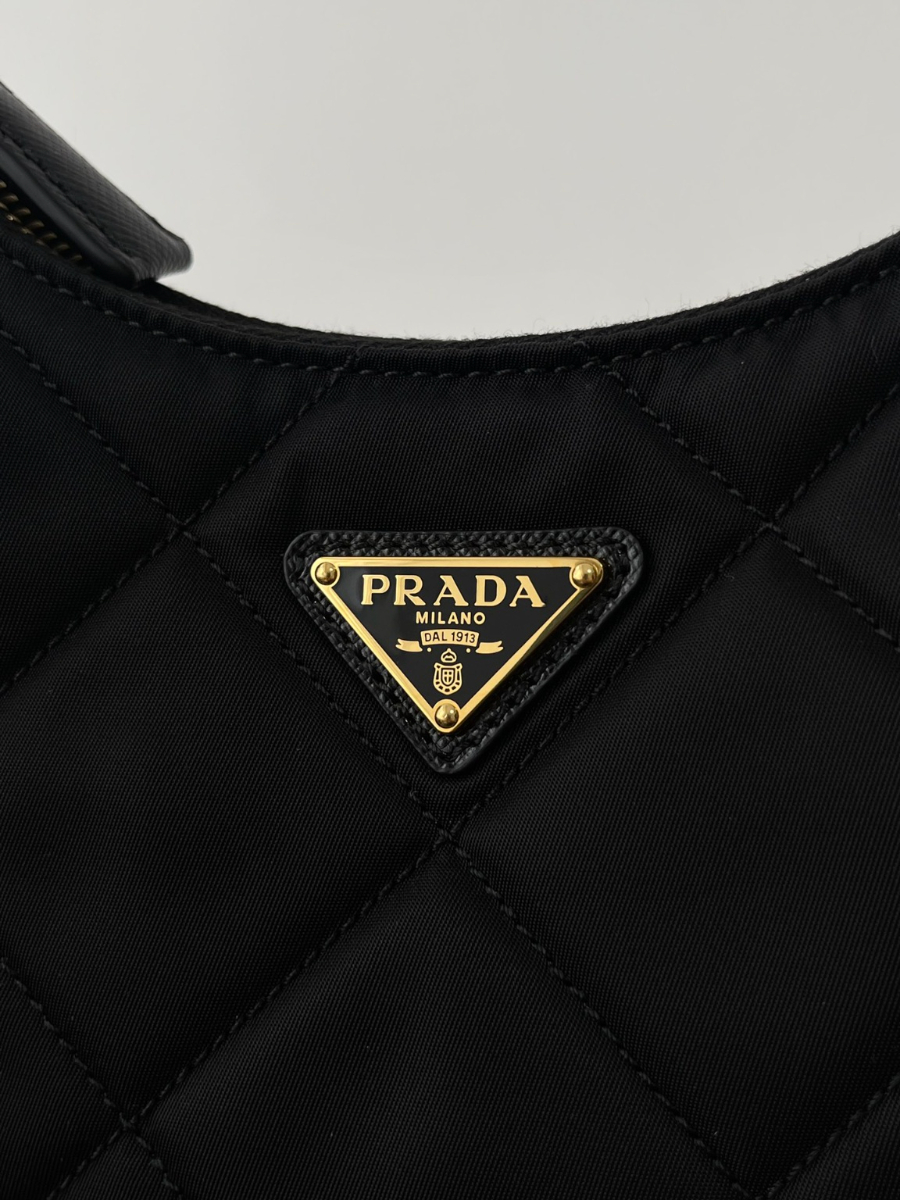 프라다 퀼팅체인호보백4.jpg