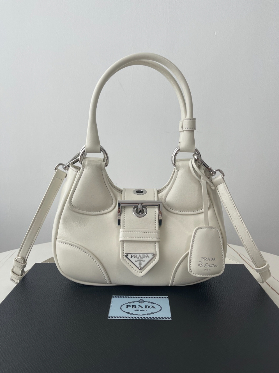 프라다 문패딩레더백1.jpg