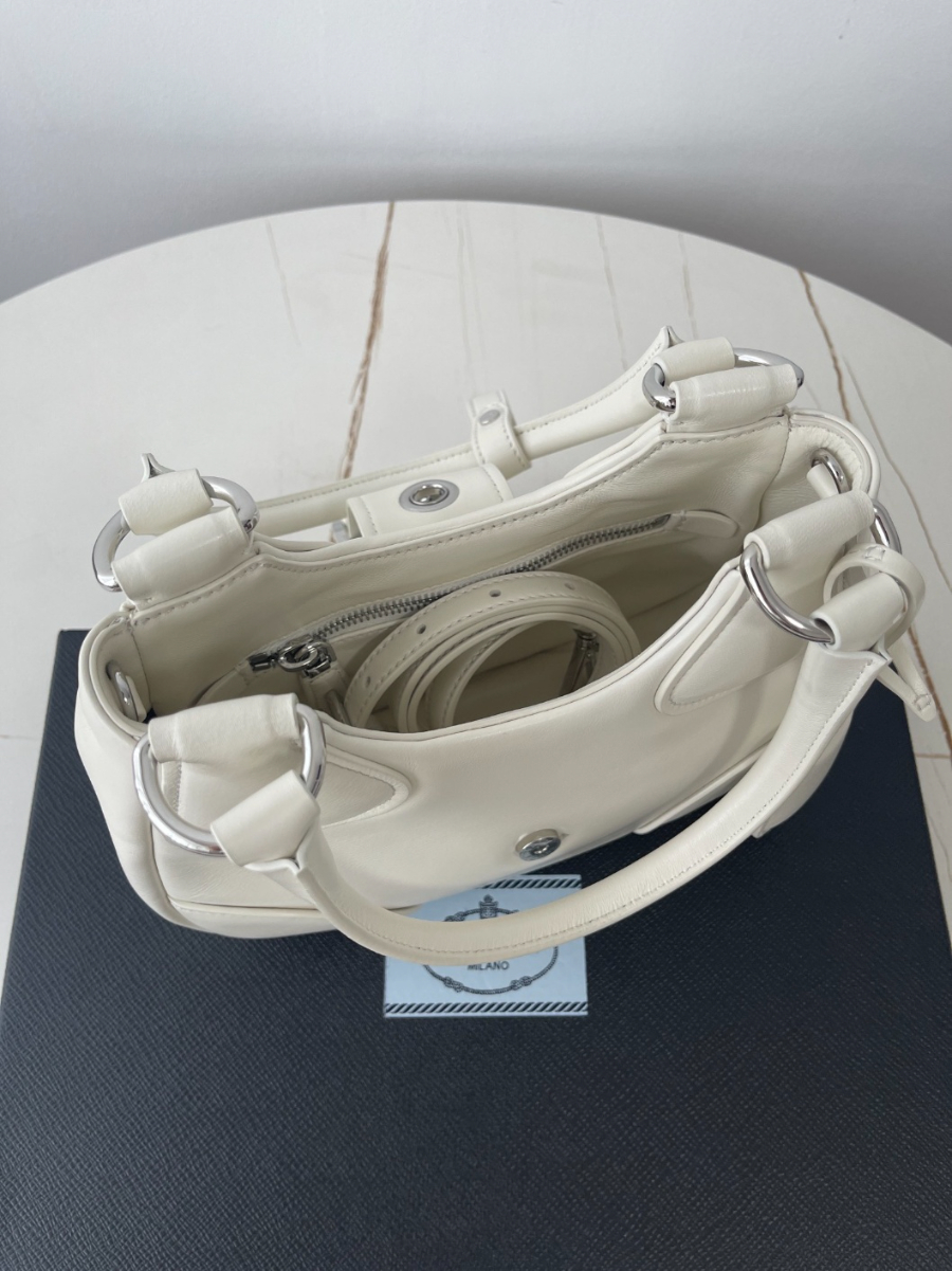 프라다 문패딩레더백5.jpg