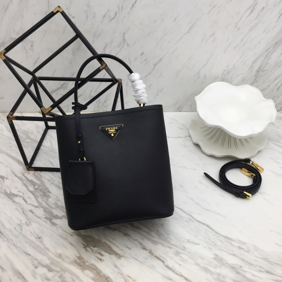 프라다 파니에사피아노토트백1.jpg