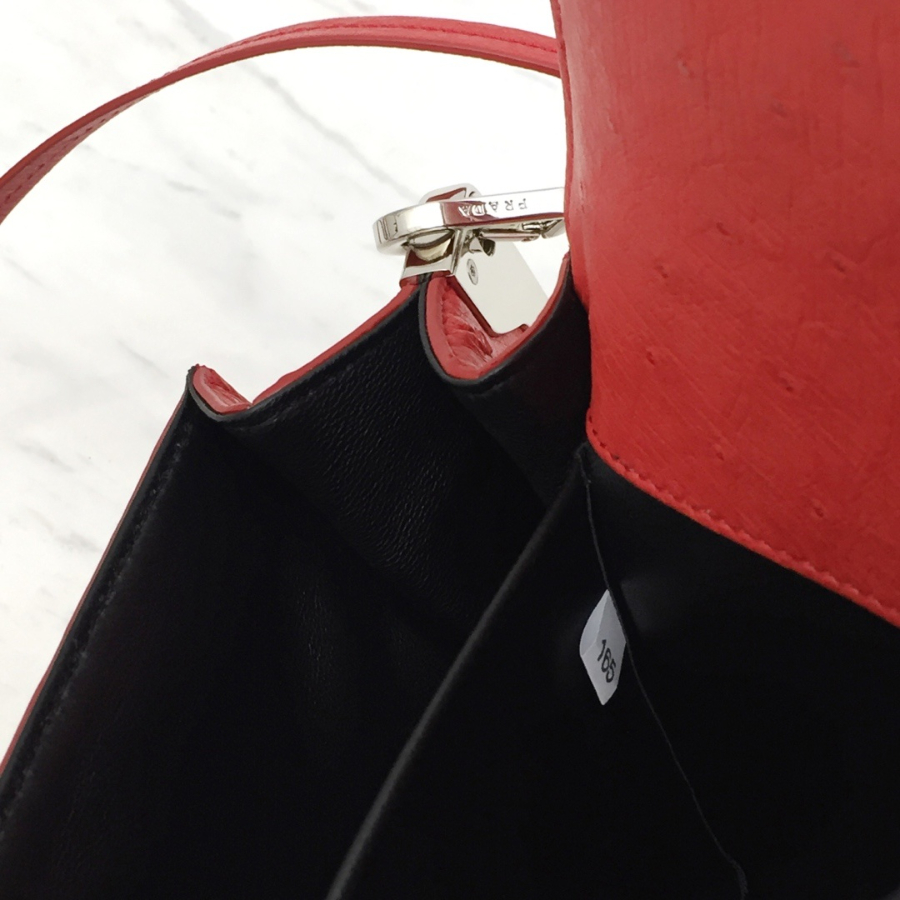 프라다 파니에사피아노토트백5.jpg