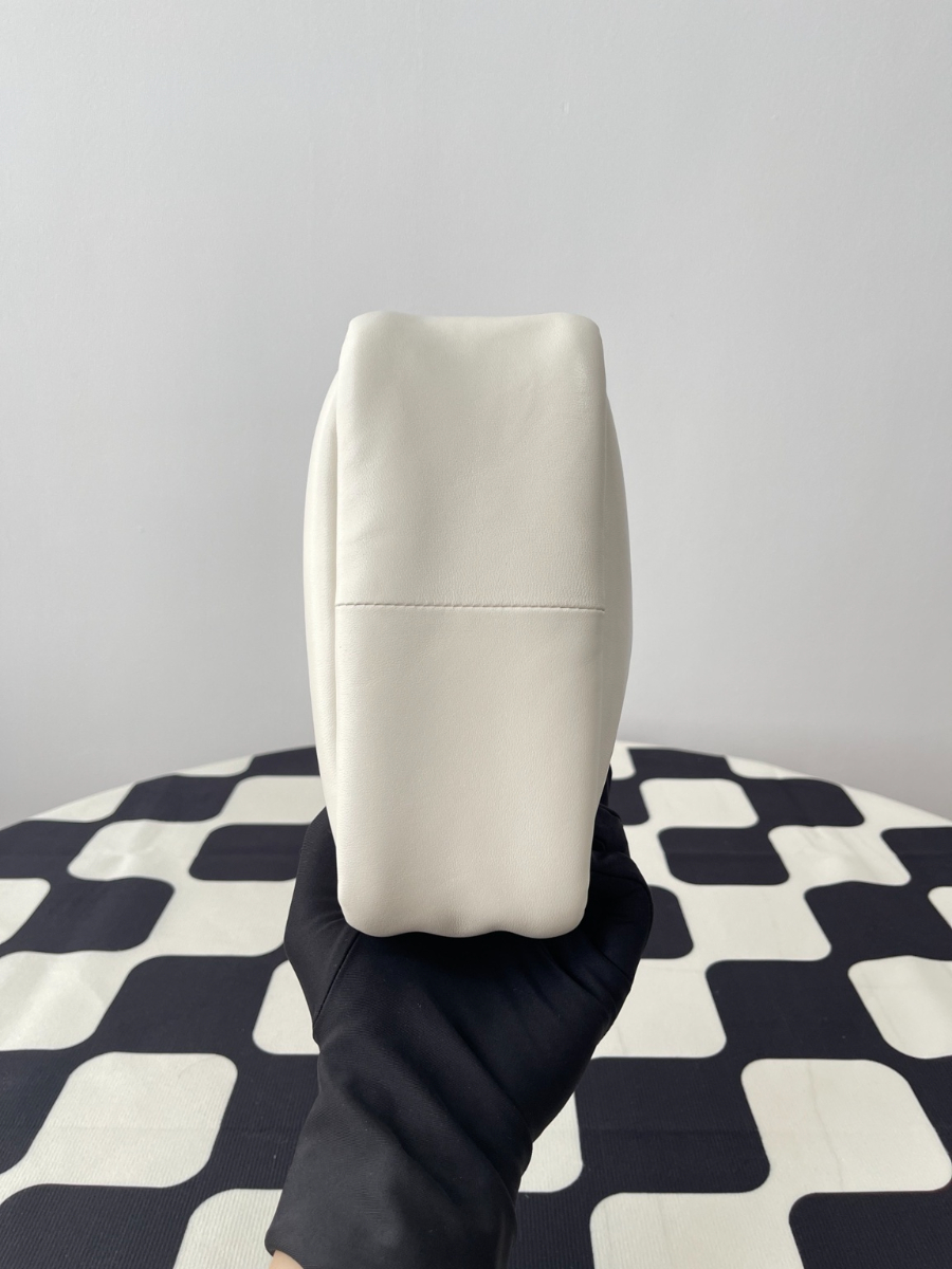 프라다 패딩소포트나파가죽백7.jpg