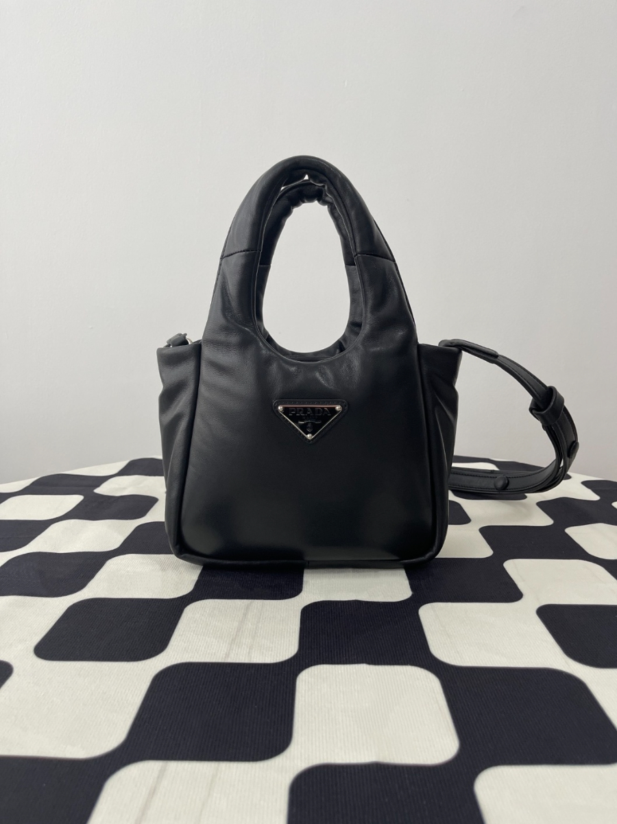 프라다 패딩소프트나파가죽백9.jpg