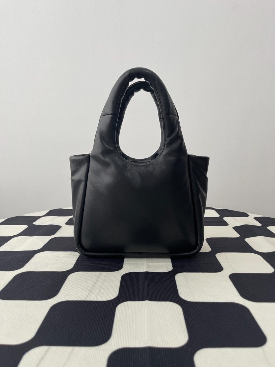 프라다 패딩소프트나파가죽백2.jpg