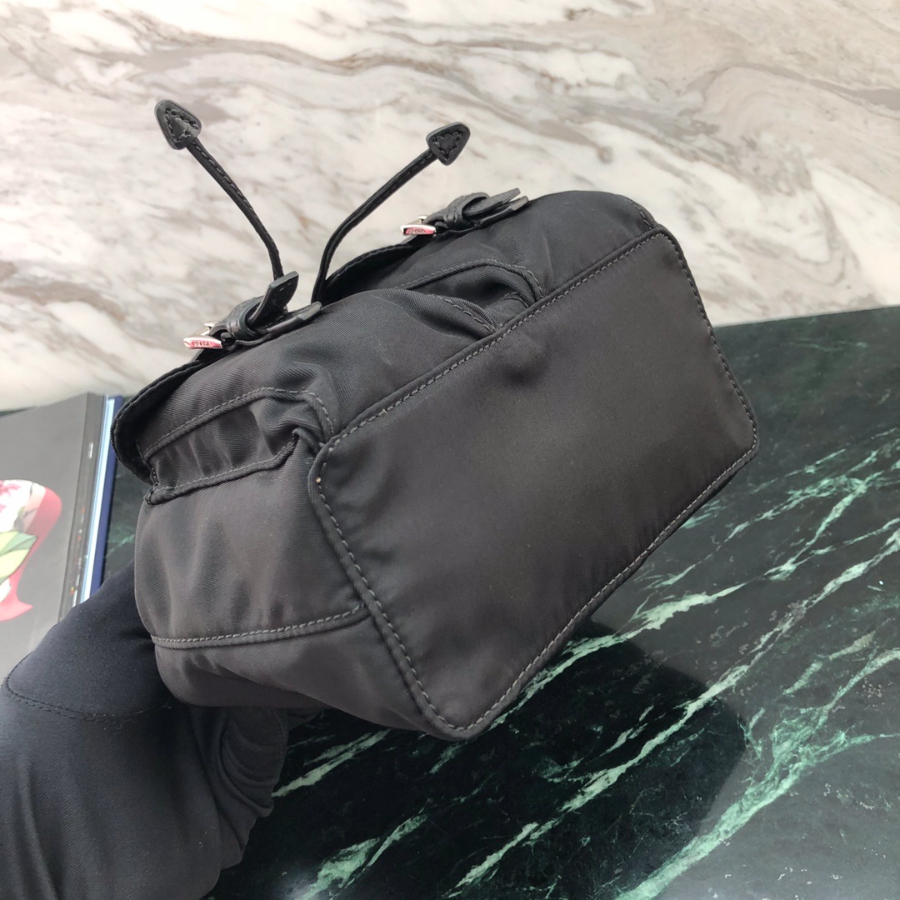 프라다 리나일론미니백팩7.jpg