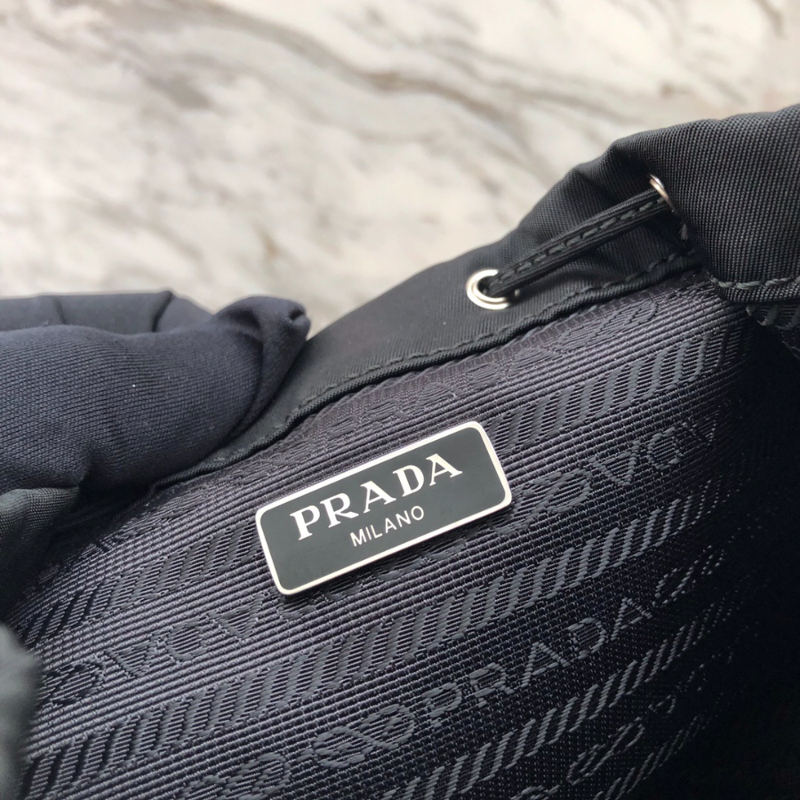 프라다 리나일론미니백팩6.jpg