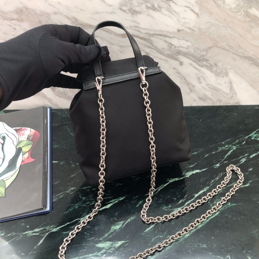 프라다 리나일론미니백팩1.jpg