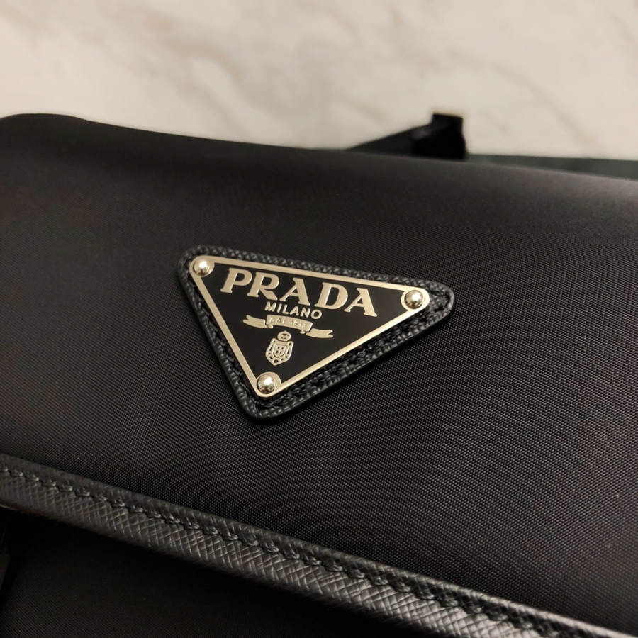 프라다 리나일론숄더백3.jpg