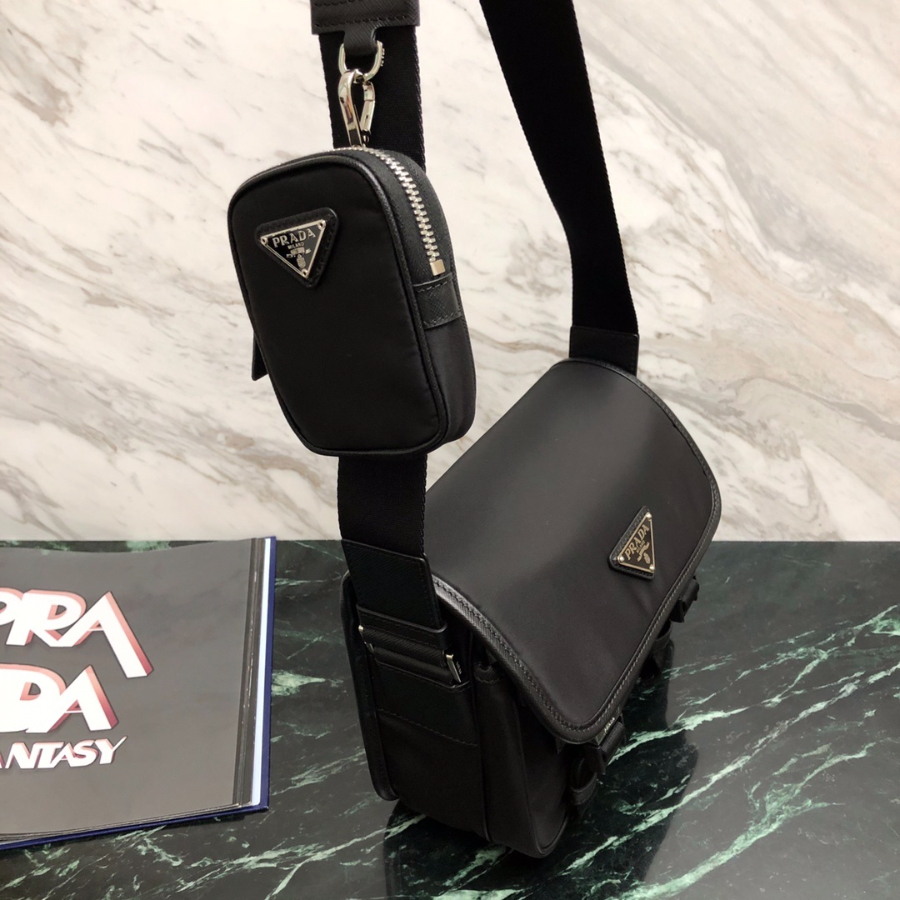 프라다 리나일론숄더백2.jpg