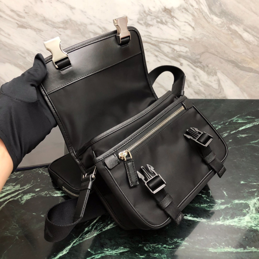 프라다 리나일론숄더백5.jpg