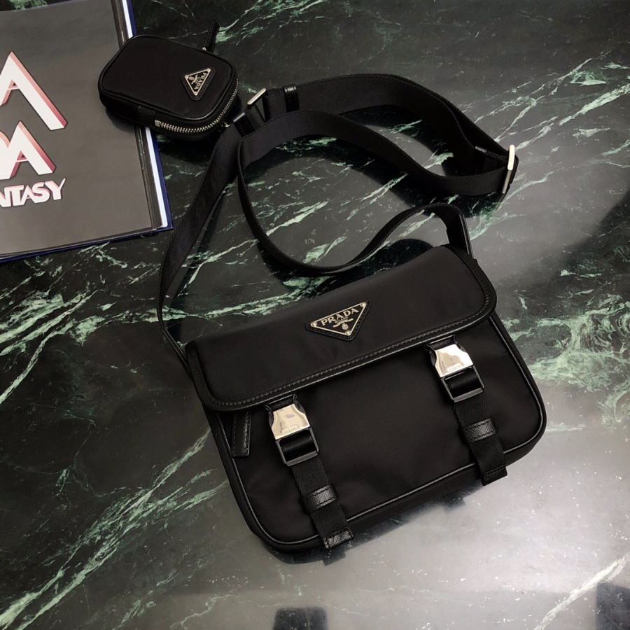 프라다 리나일론숄더백6.jpg