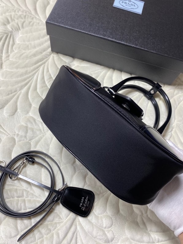 프라다 문패딩레더백4.jpg