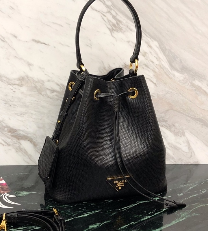 프라다 사피아노가죽버킷백1 (1).jpg