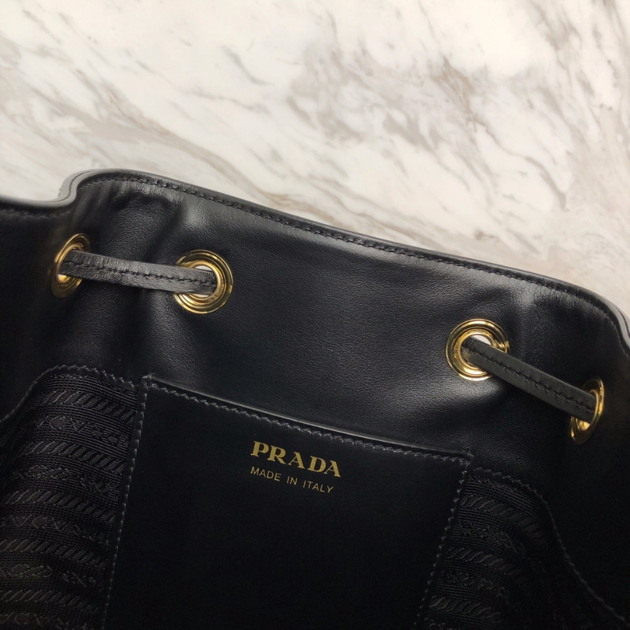 프라다 사피아노가죽버킷백9.jpg