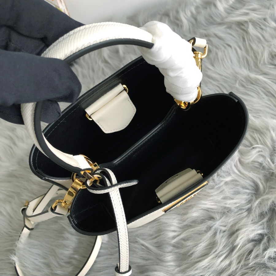 프라다 사피아노파니에스몰백8 화이트.jpg