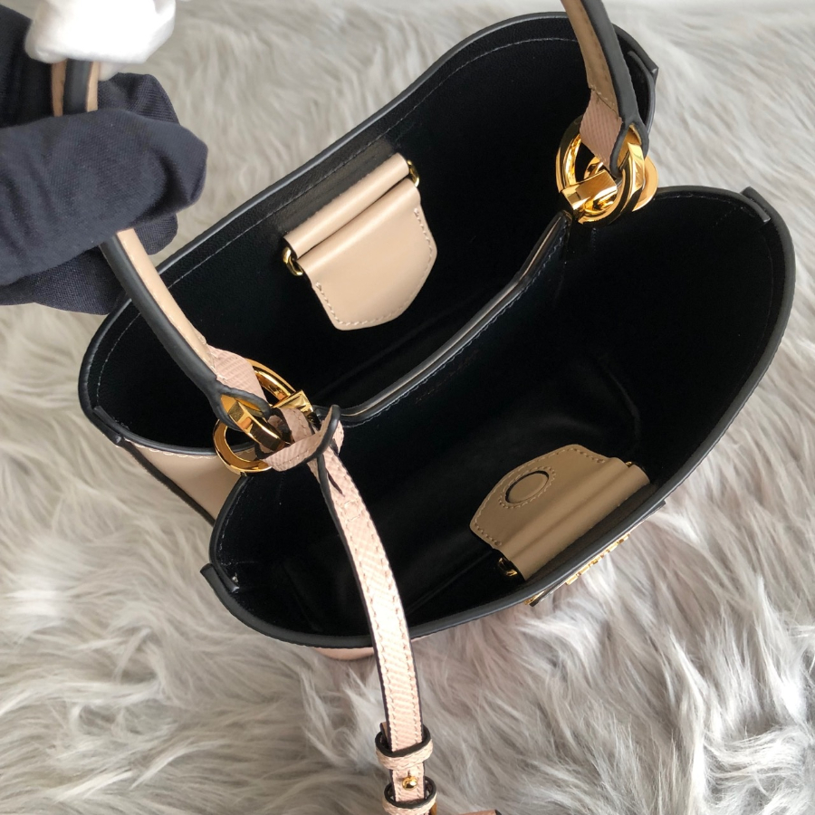 프라다 사피아노파니에스몰백7.jpg