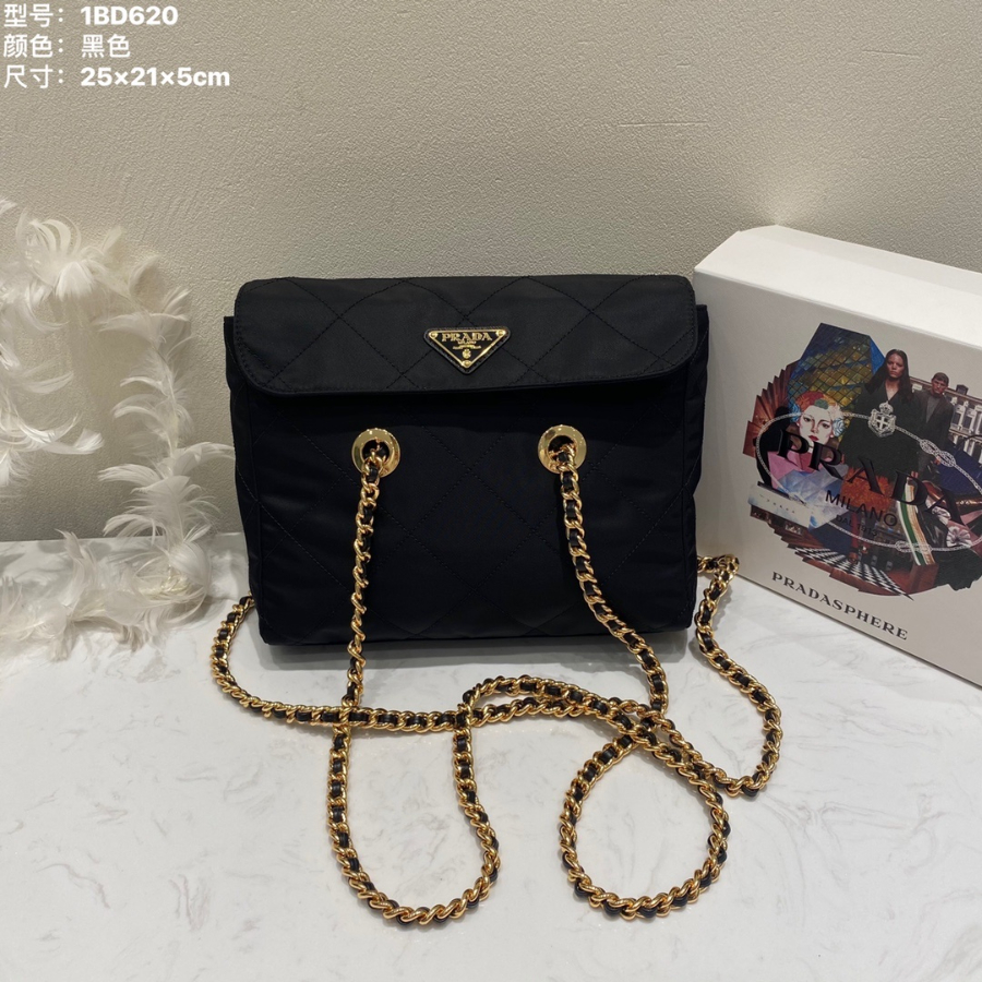프라다 퀼팅나일론체인숄더백1.jpg