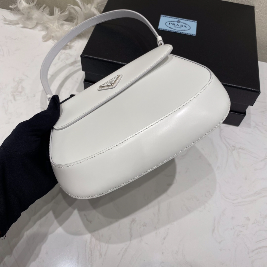 프라다 클레오브러시드플랩백4.jpg