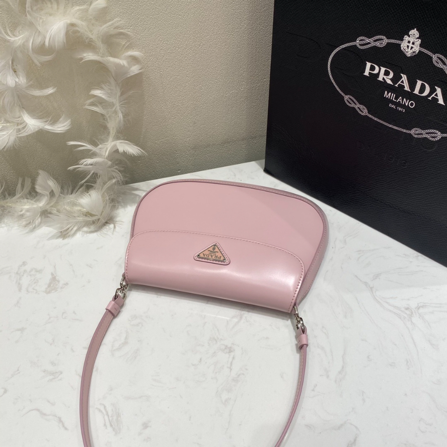 프라다 클로에브러시드플랩백9.jpg