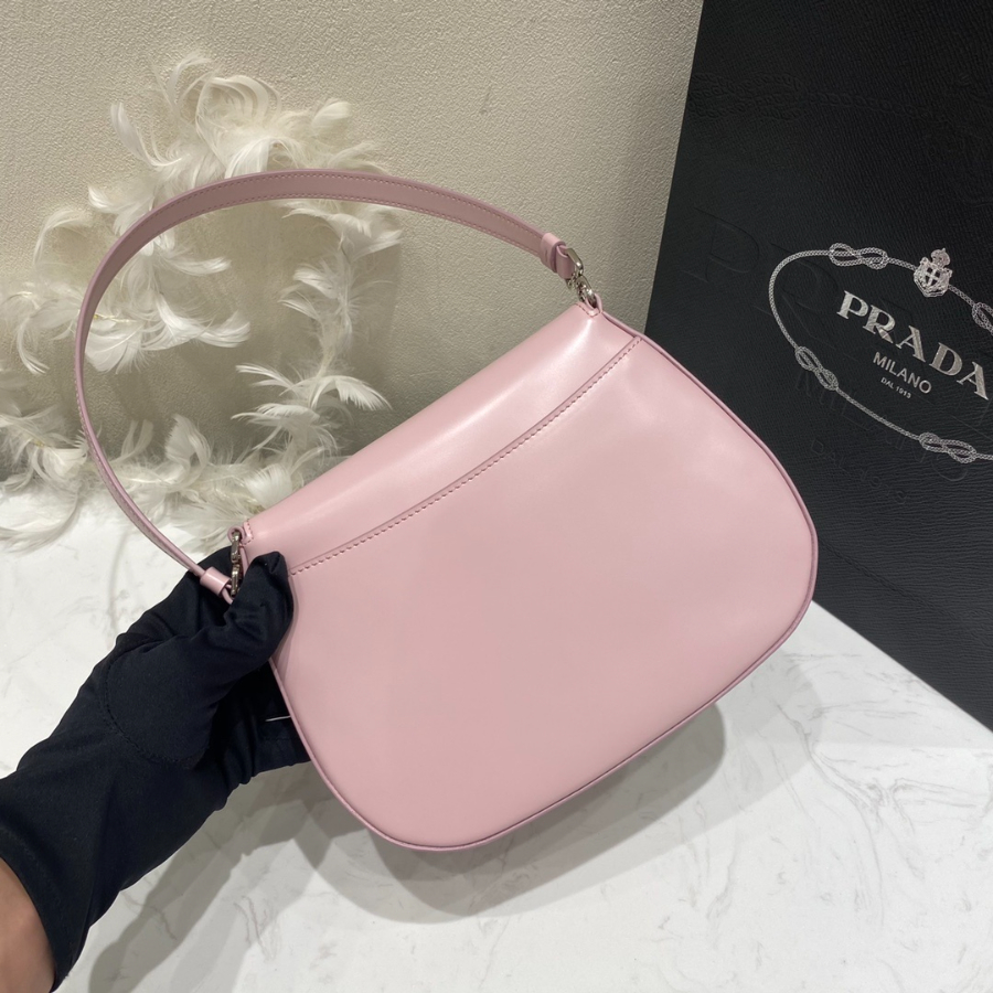 프라다 클로에브러시드플랩백2.jpg