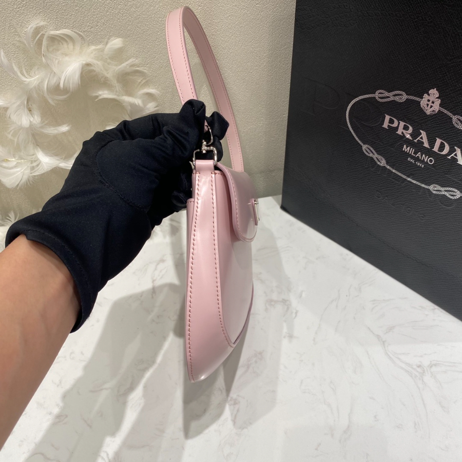 프라다 클로에브러시드플랩백3.jpg