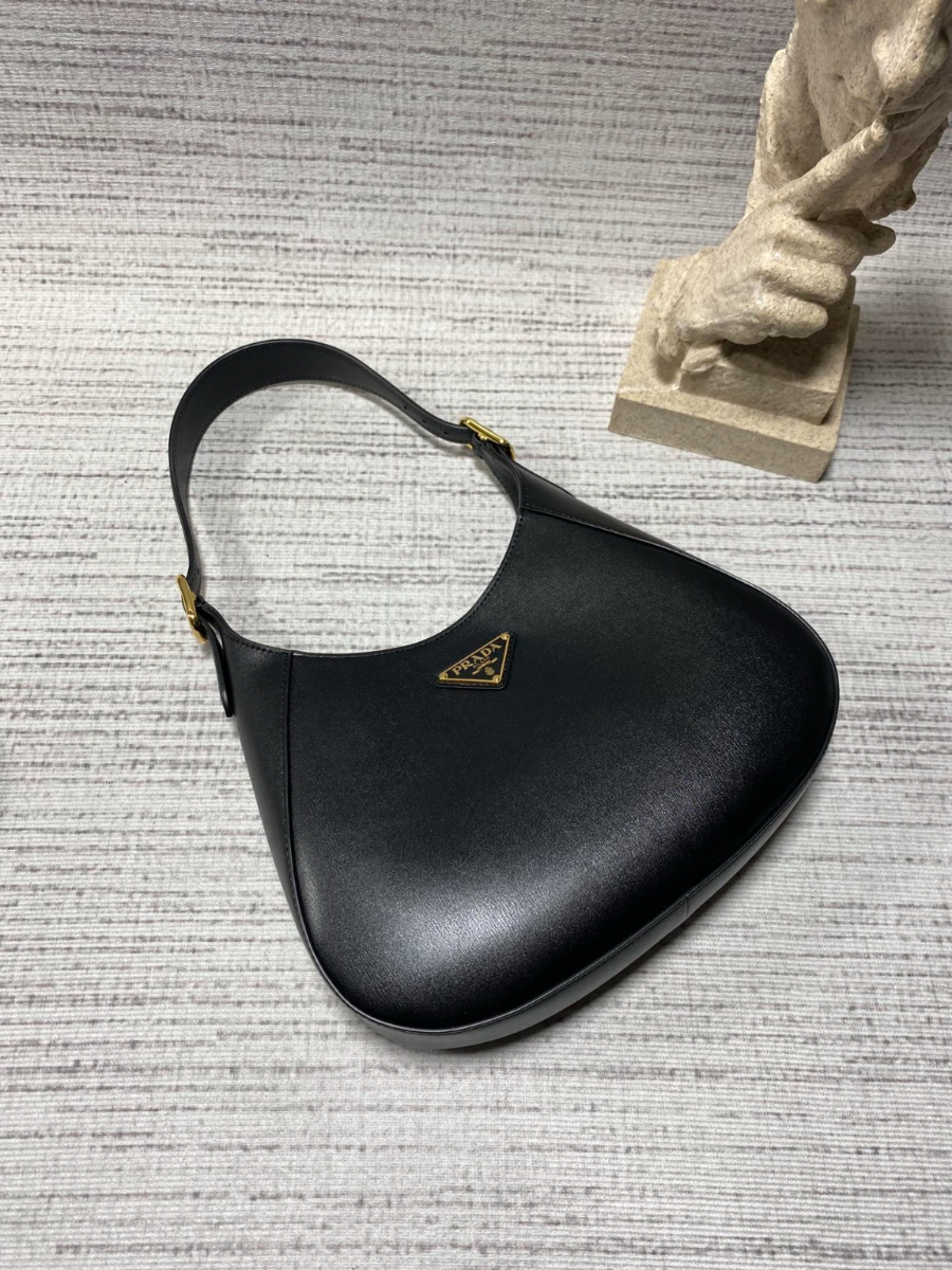 보테가베네타 클레오숄더백4.jpg