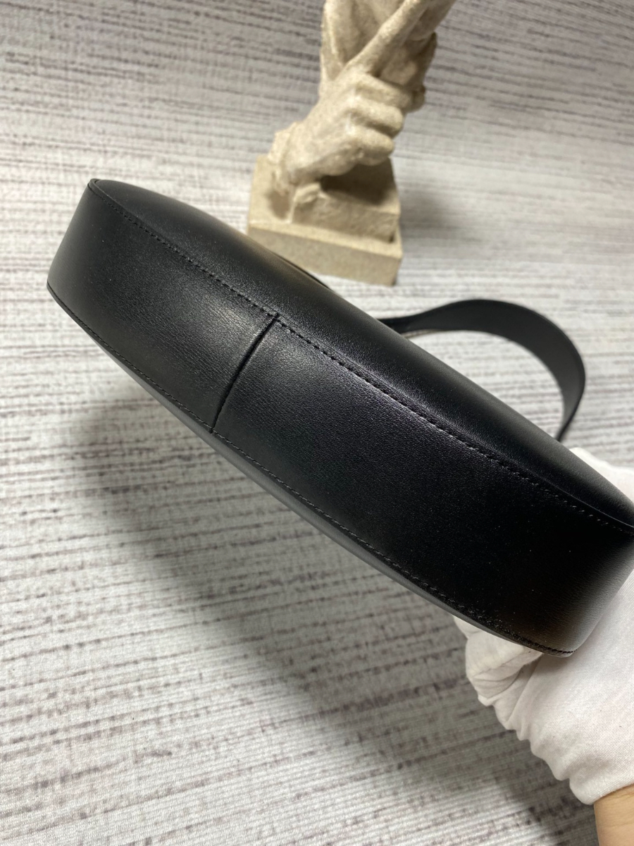 보테가베네타 클레오숄더백6.jpg