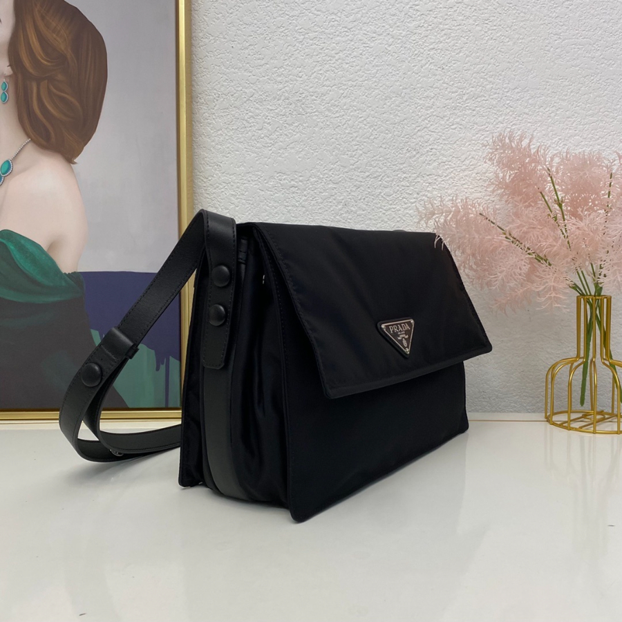 프라다 리나일론패딩숄더백3.jpg