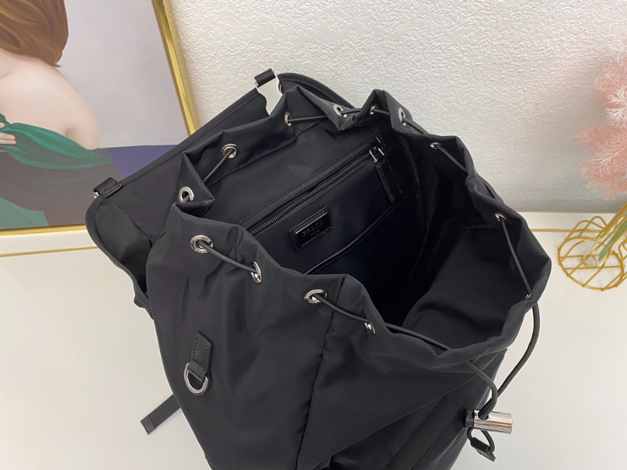 프라다 포코노백팩7.jpg