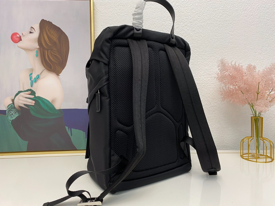 프라다 포코노백팩4.jpg