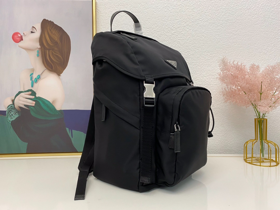 프라다 포코노백팩3.jpg