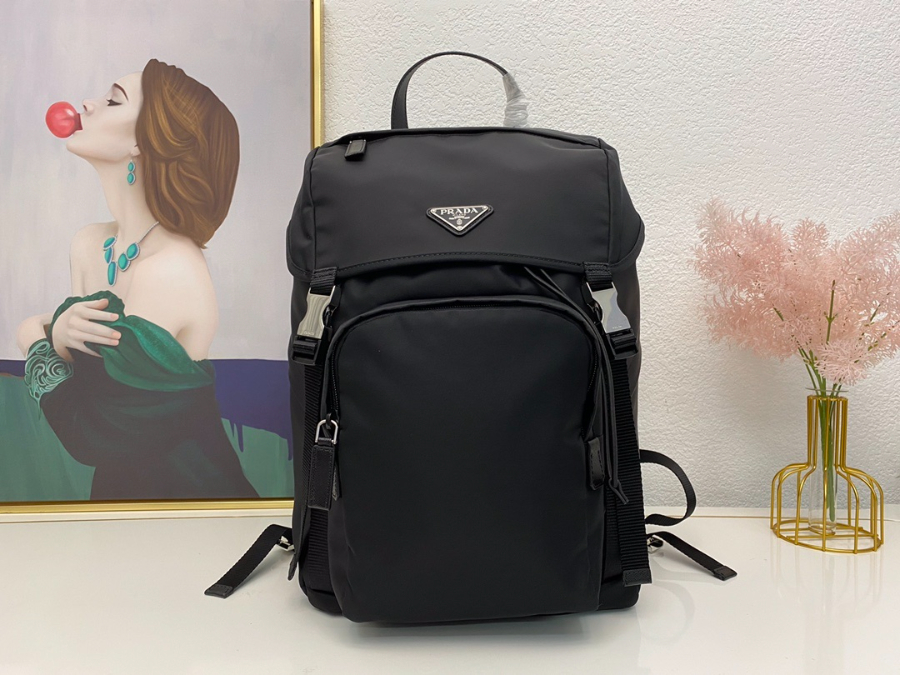 프라다 포코노백팩1.jpg