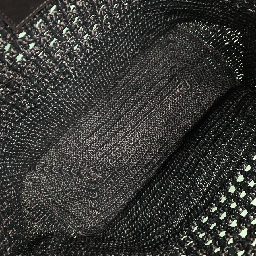 생로랑 크로쉐와 스무스 가죽 소재의 라피아 호보백 690941 371430cm 블랙6.jpg