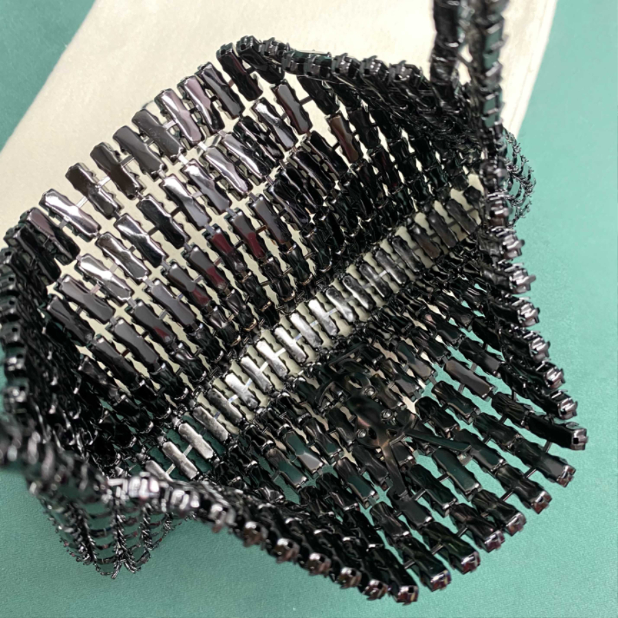 생로랑 크리스털 EVENING 백 819638 187.52.5cm 블랙3.jpg