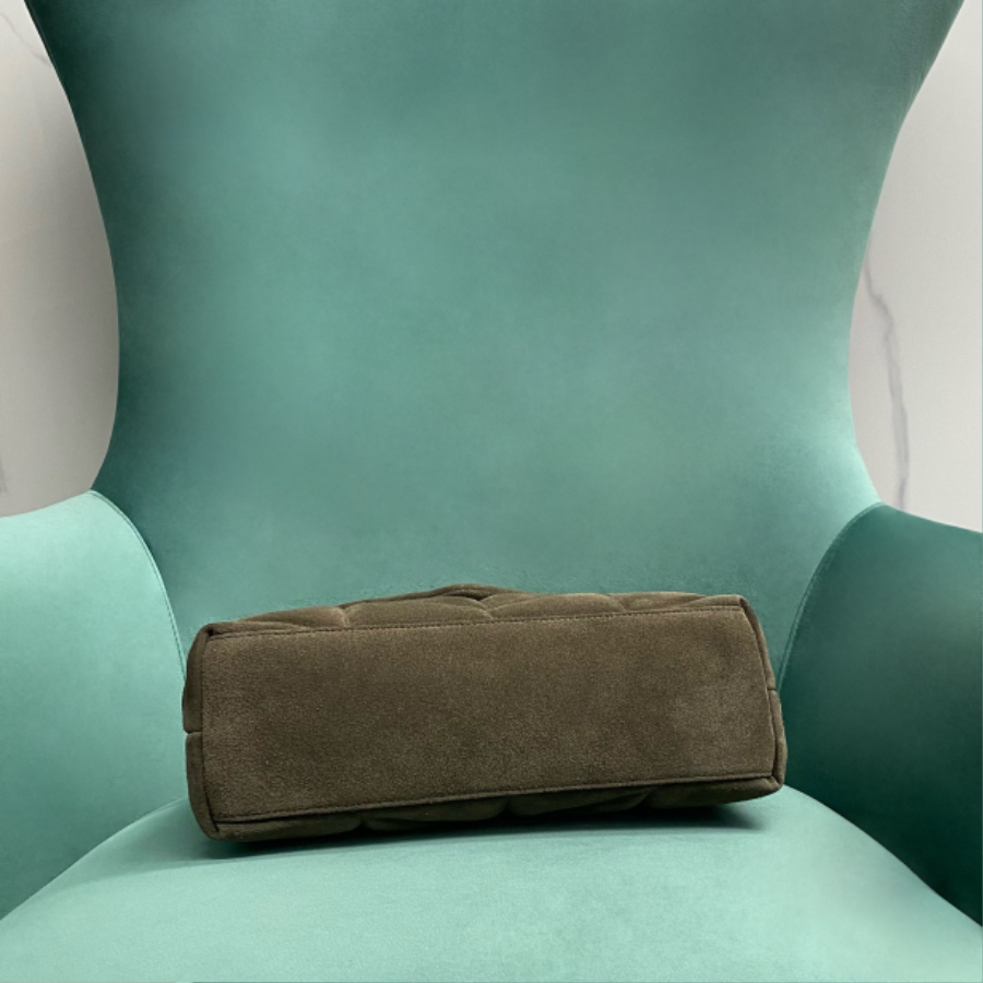 생로랑 토이 퍼퍼 스웨이드 라이트 머스크 577476 281118cm 미디엄05.jpg