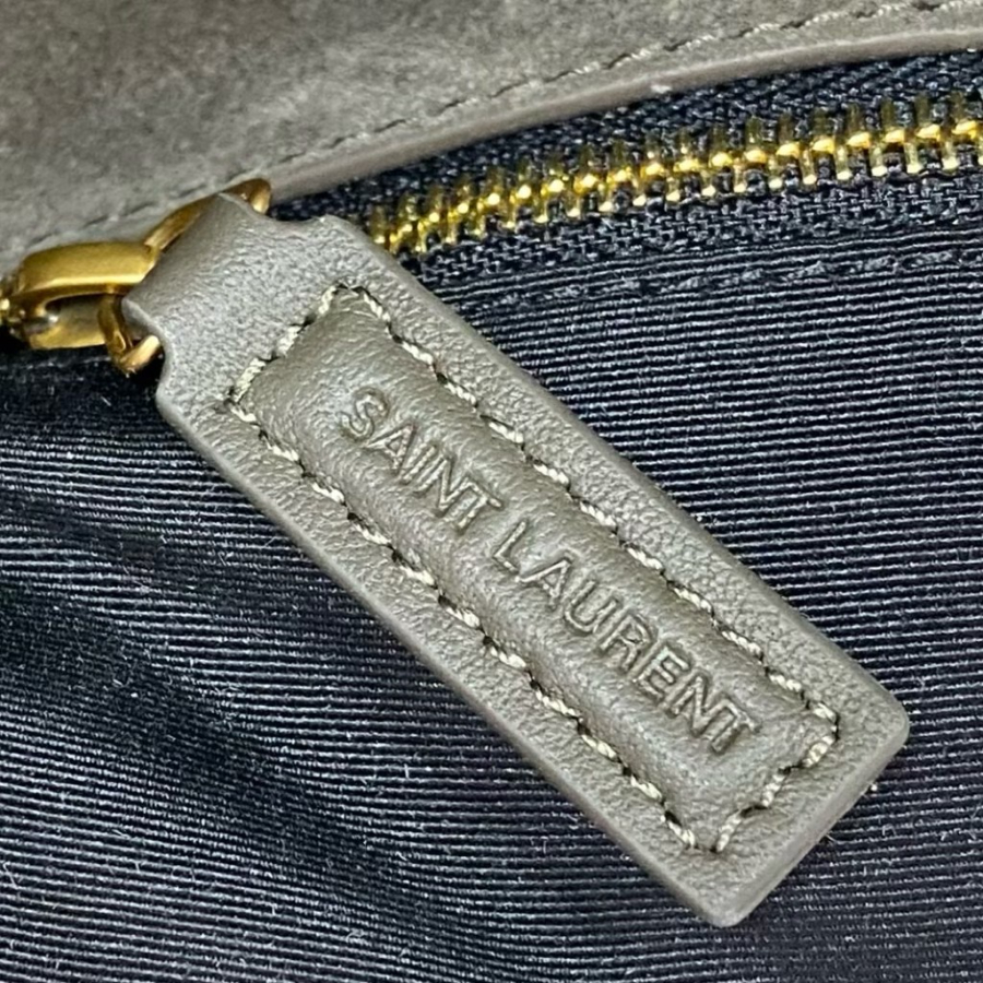 생로랑 토이 퍼퍼 스웨이드 라이트 머스크 577476 281118cm 미디엄10.jpg