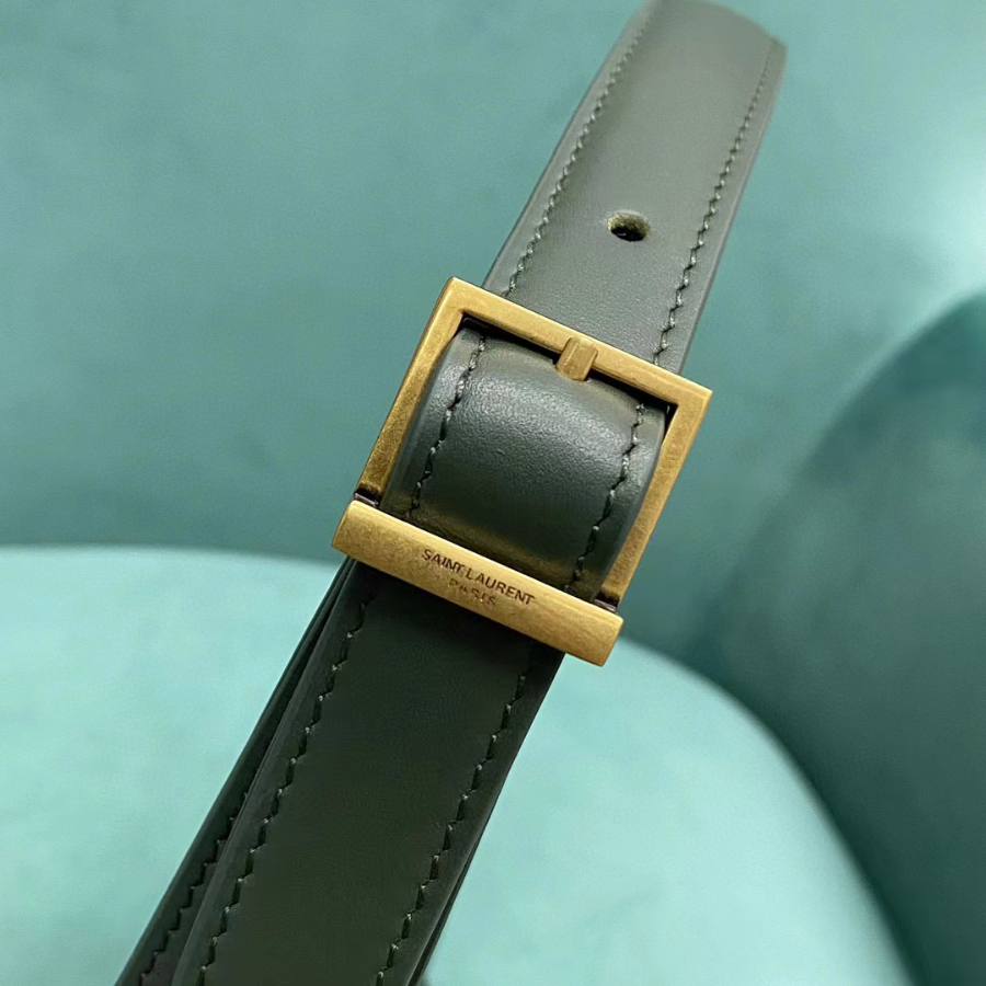 생로랑 페이턴트 가죽 소재의 LE 5 A 7 호보백 657228 24.5615cm 그린6.jpg