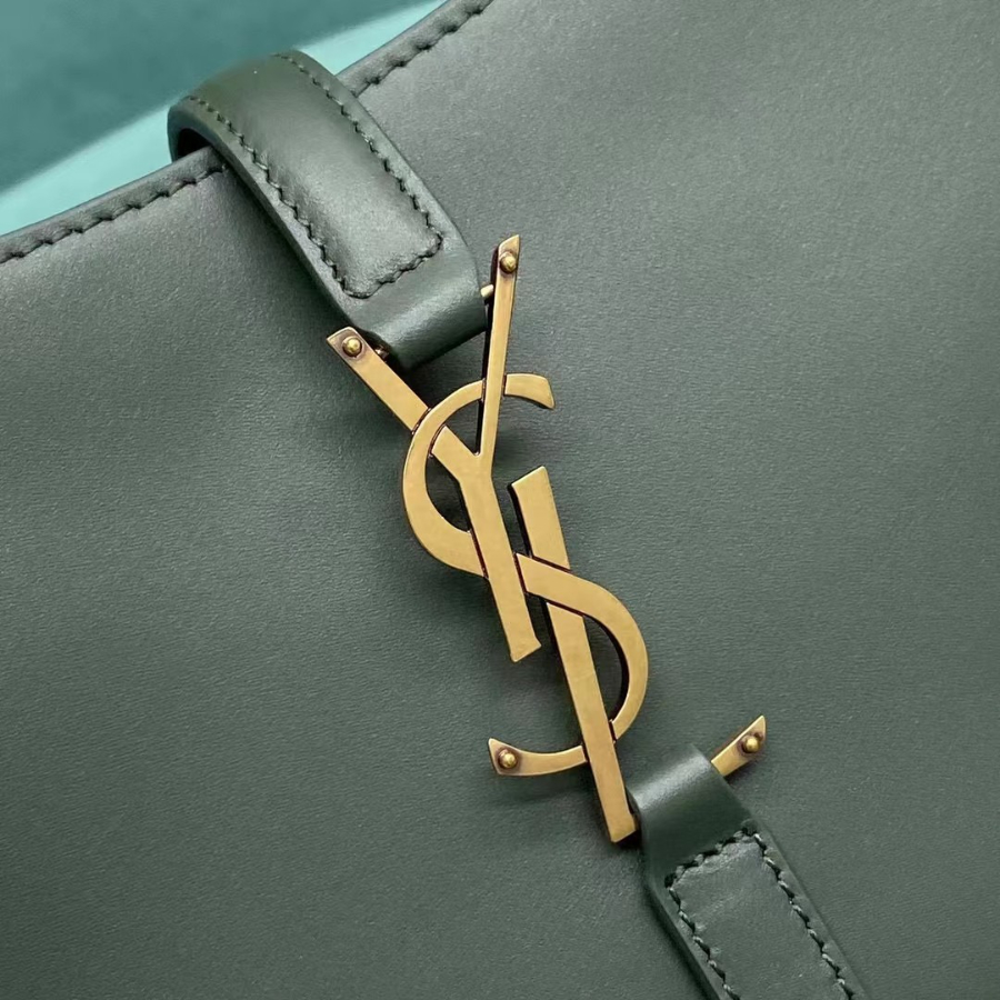 생로랑 페이턴트 가죽 소재의 LE 5 A 7 호보백 657228 24.5615cm 그린7.jpg