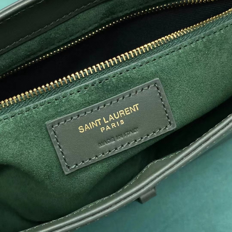 생로랑 페이턴트 가죽 소재의 LE 5 A 7 호보백 657228 24.5615cm 그린9.jpg