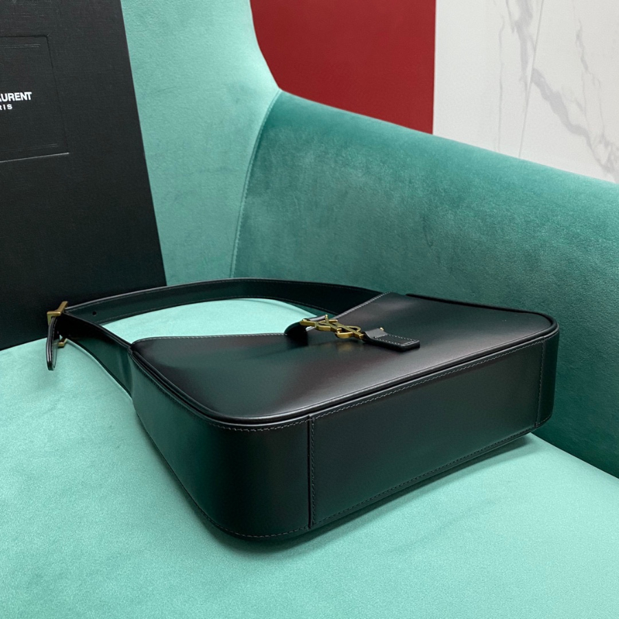 생로랑 페이턴트 가죽 소재의 LE 5 A 7 호보백 657228 24.5615cm 블랙4.jpg