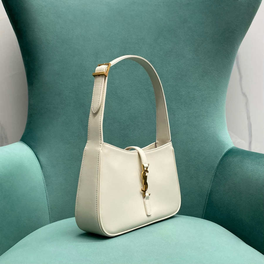 생로랑 페이턴트 가죽 소재의 LE 5 A 7 호보백 657228 24.5615cm 화이트3.jpg