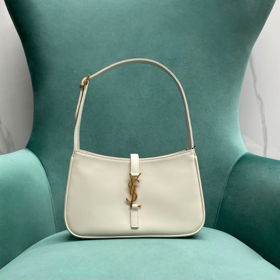 생로랑 페이턴트 가죽 소재의 LE 5 A 7 호보백 657228 24.5615cm 화이트1.jpg