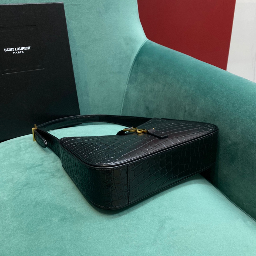 생로랑 페이턴트 가죽 소재의 LE 5 A 7 호보백 금장 악어무늬 657228 24.5615cm 블랙4.jpg