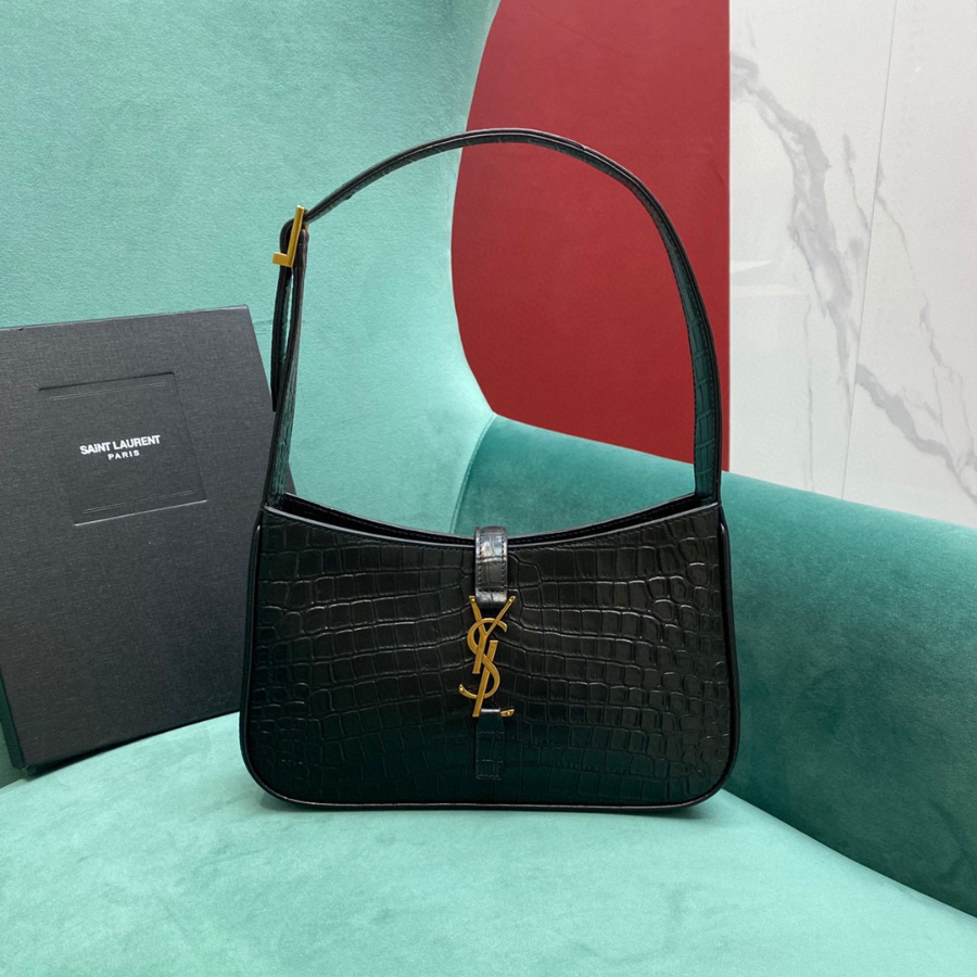 생로랑 페이턴트 가죽 소재의 LE 5 A 7 호보백 금장 악어무늬 657228 24.5615cm 블랙1.jpg