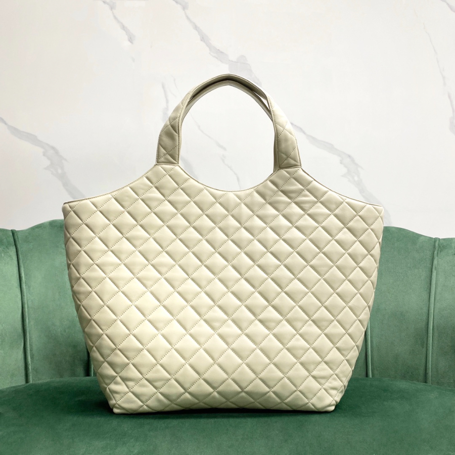 생로랑퀼트 처리된 램스킨 소재의 ICARE 맥시 쇼퍼백 화이트 698651 38843cm2.jpg