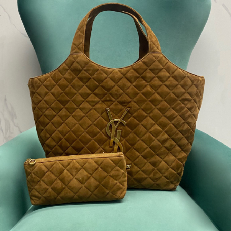 생로랑퀼팅 스웨이드 소재 ICARE 쇼퍼백 브라운 698651 38843cm01.jpg