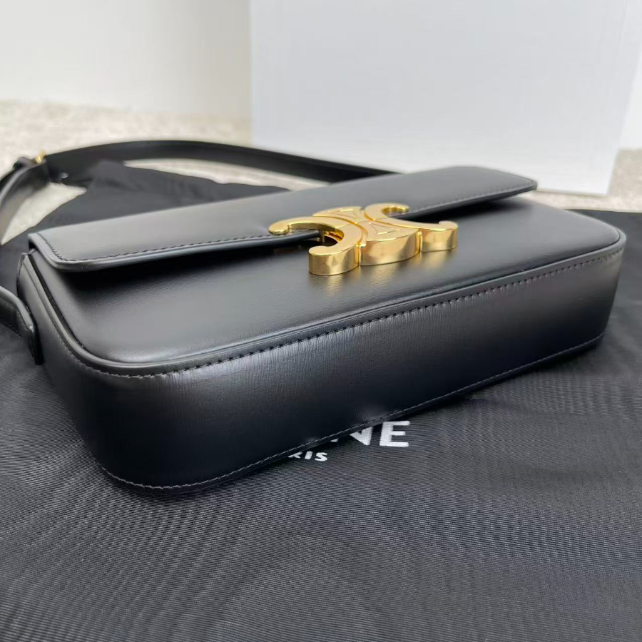 JXG 셀린느 클로드 체인 숄더백 20.510.54cm 2종 197993 19414304.jpg